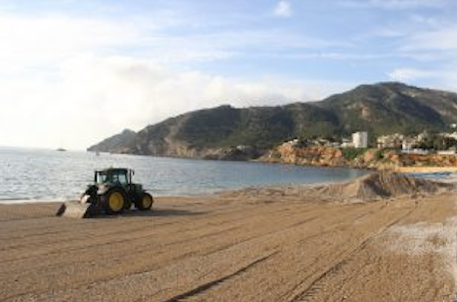 Tonnevis Med Sand Gir Strendene nytt Liv 