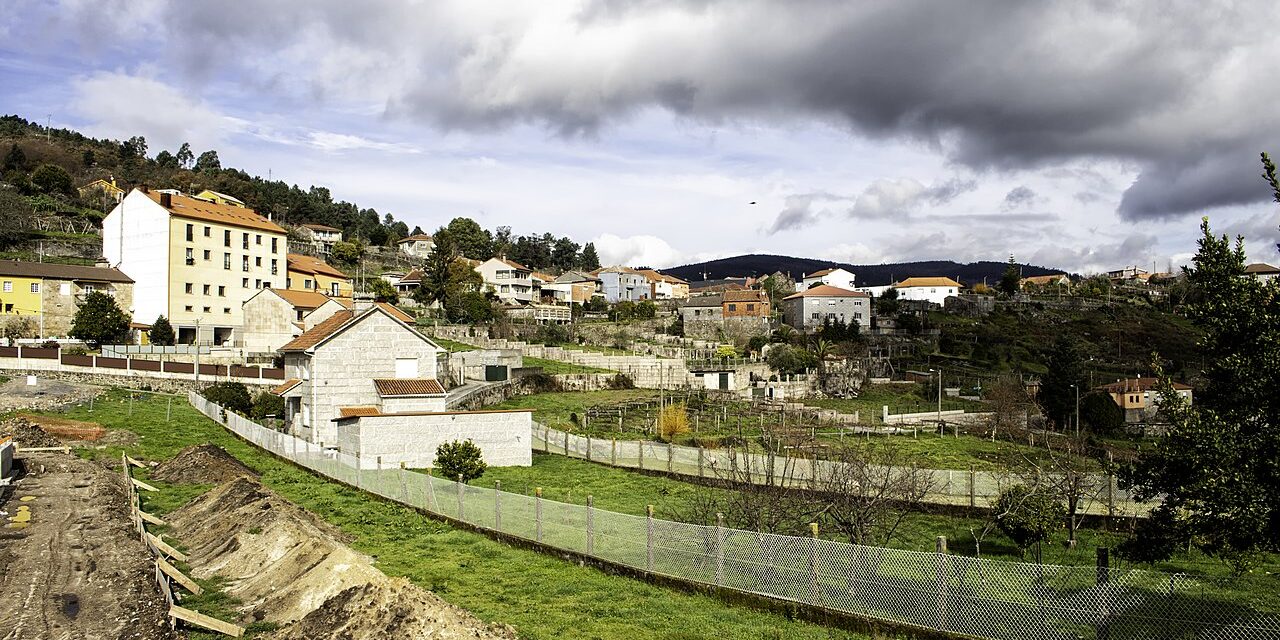 1280px-Campo_Lameiro