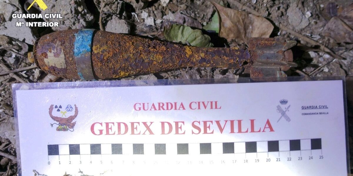 BombGuardiaCivil-ezgif.com-webp-to-jpg-converter